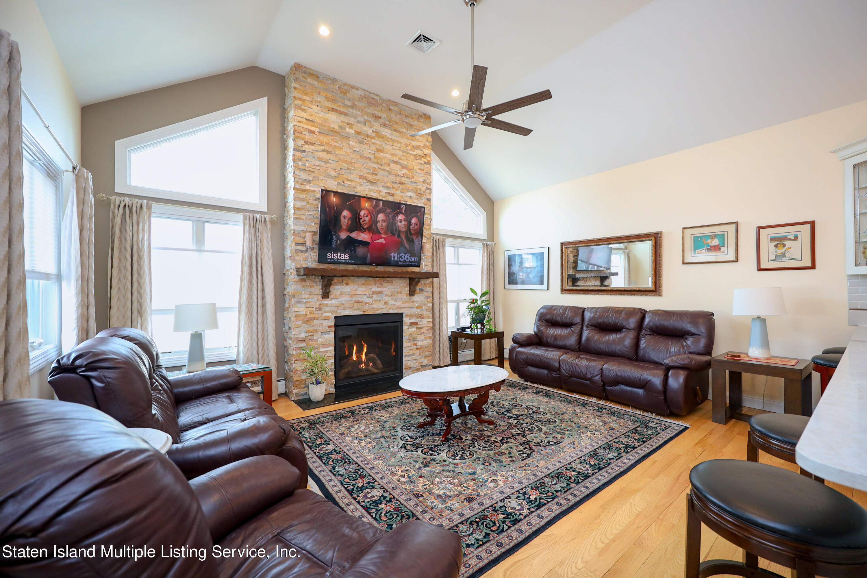 141 Beach Road Staten Island, NY 10312 - Photo 3 of 24 B5D7078E-7C57-4BDF-9733-5E24A75DFA77