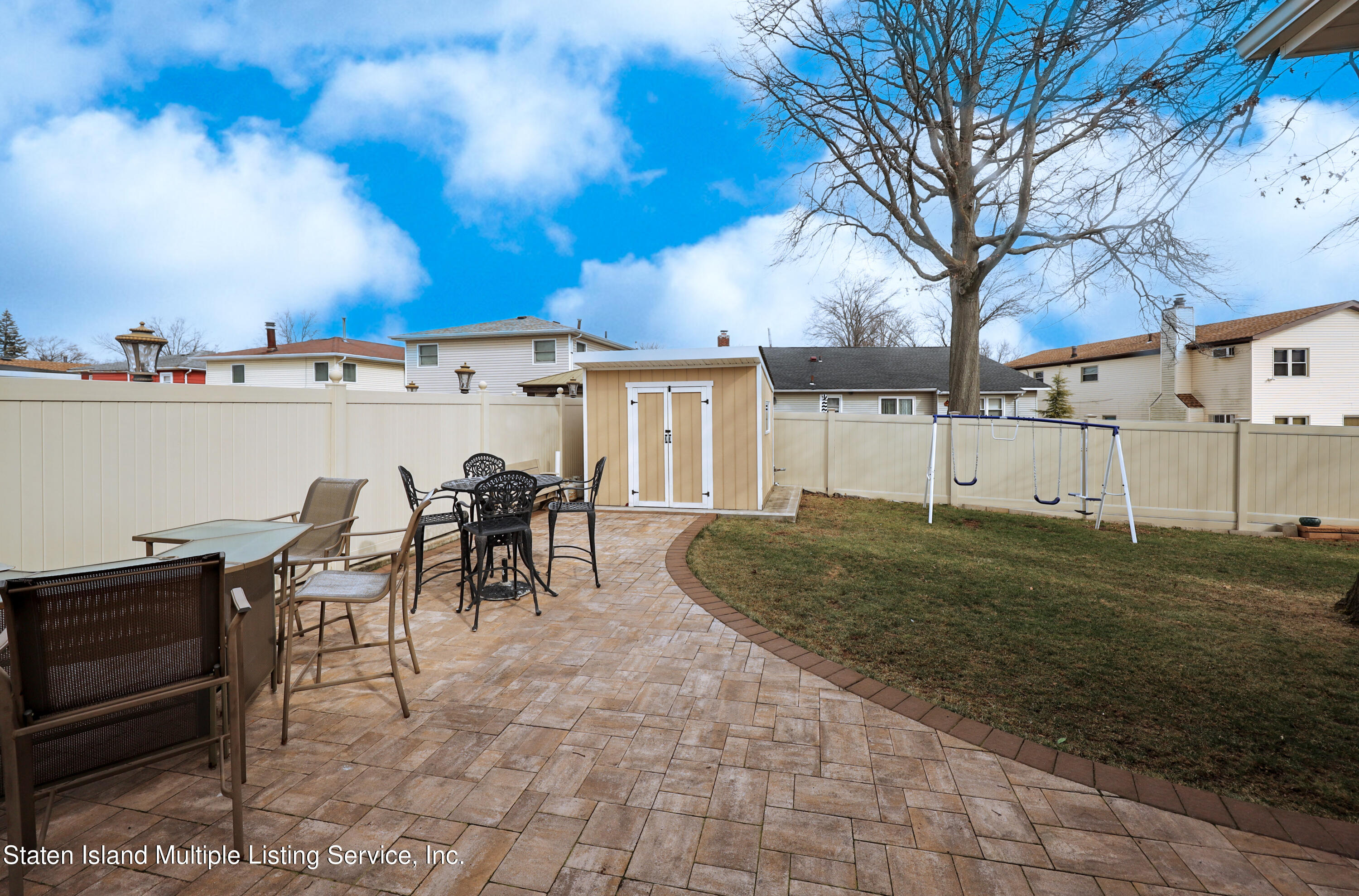 141 Beach Road Staten Island, NY 10312 - Photo 6 of 24 1C295862-11EE-4130-9B2B-AFD8D0BF7726