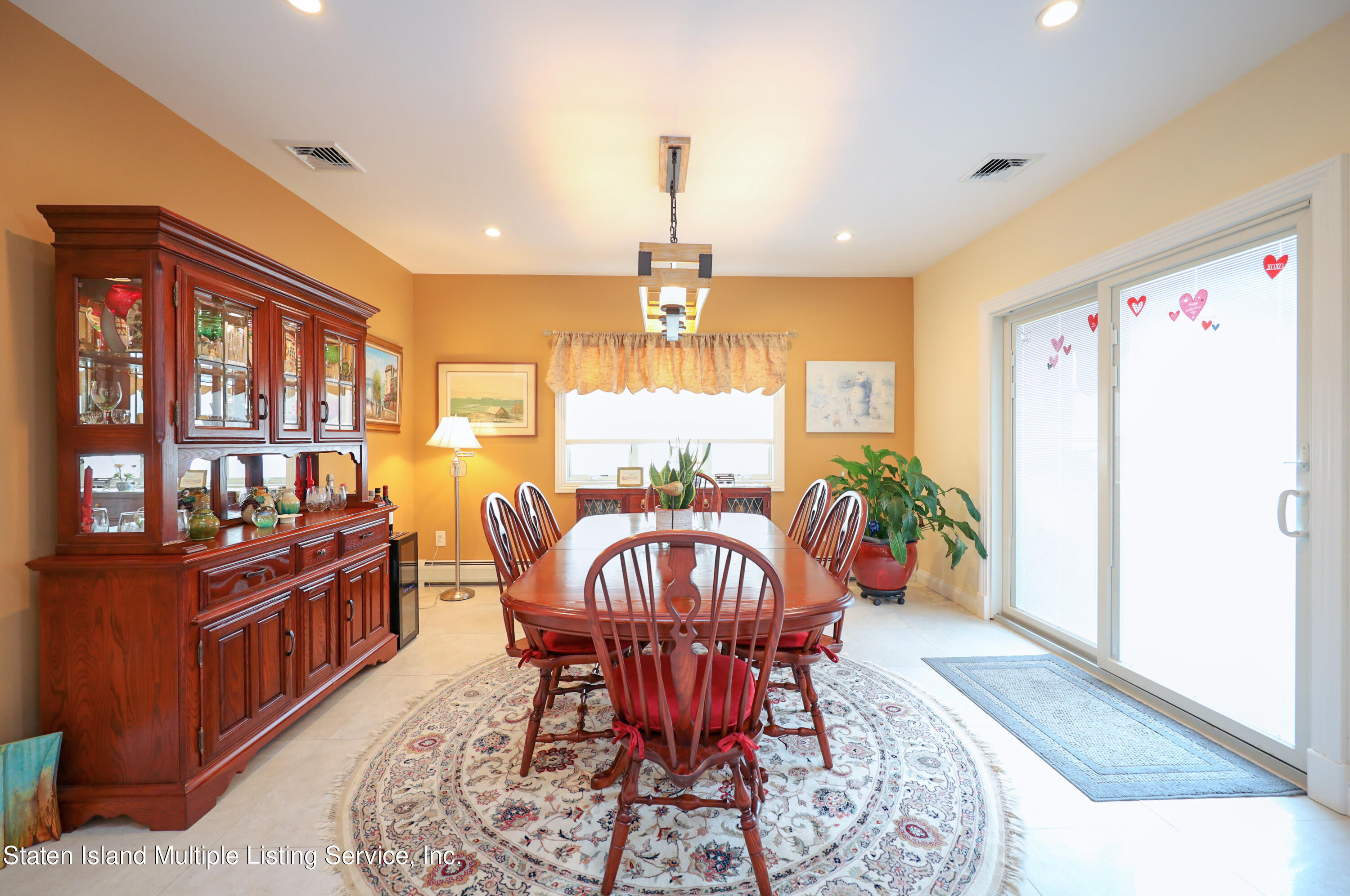 141 Beach Road Staten Island, NY 10312 - Photo 8 of 24 1814688B-EADE-4C0D-A3D4-BE3B03AFF45A