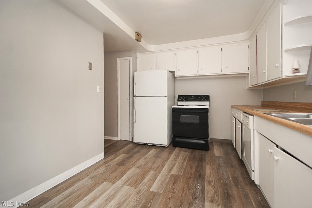 2840 Ludlow Road Cleveland, OH 44120 - Photo 2 of 30