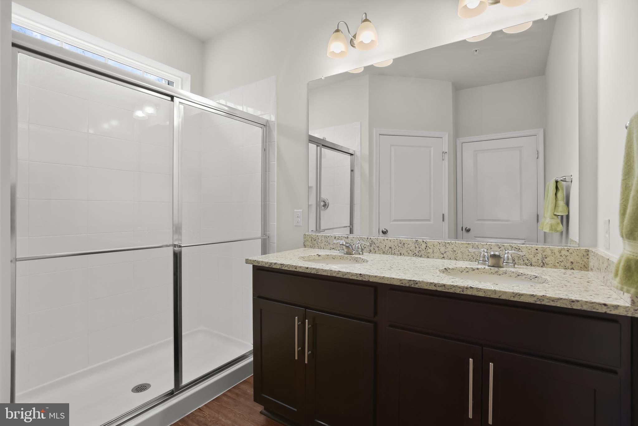 7989 Patterson Way Hanover, MD 21076 - Photo 18 of 44 Primary Bath