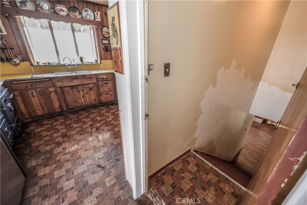 10343 Helendale Avenue Tujunga, CA 91042 - Photo 19 of 30