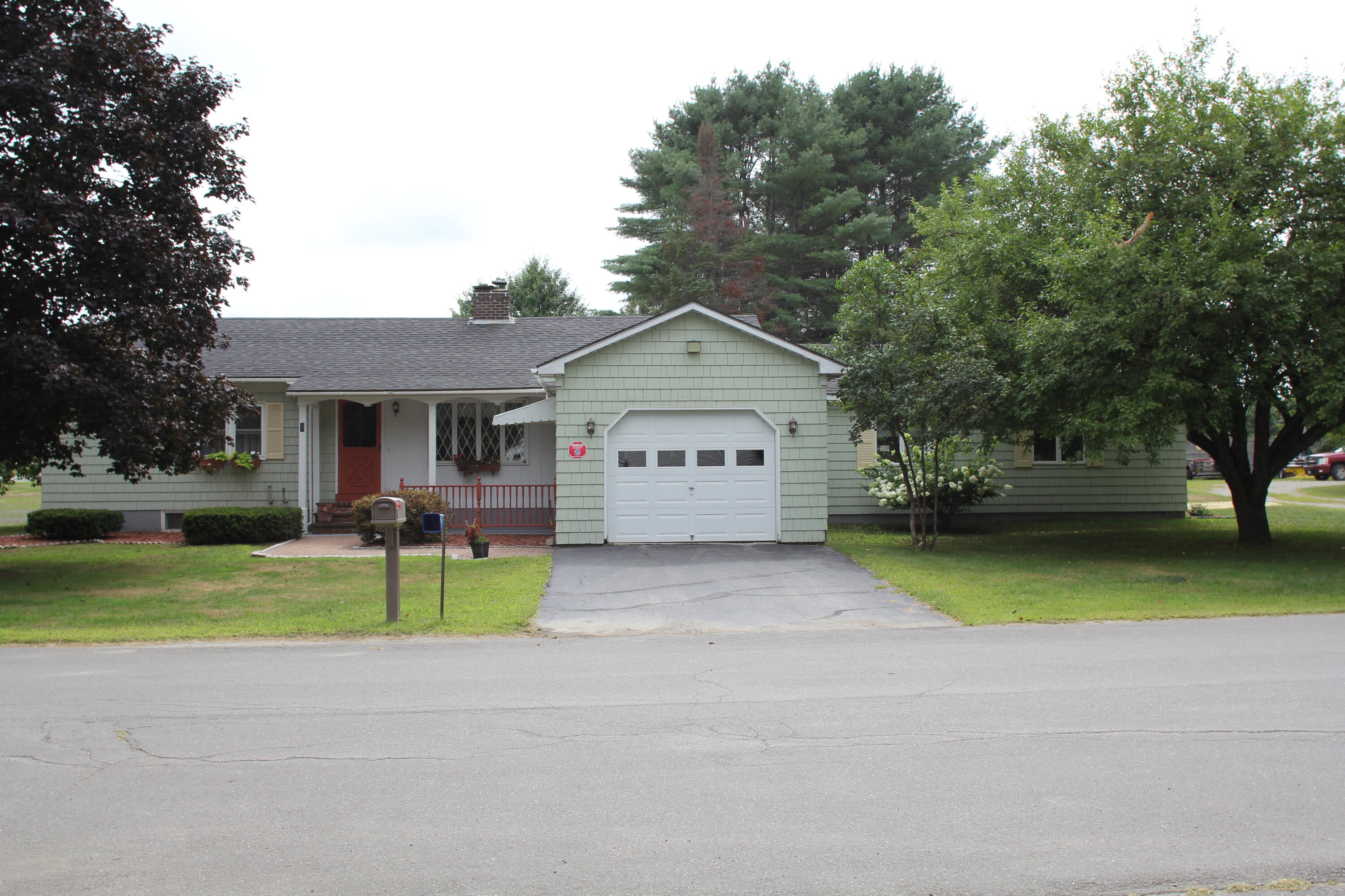 8 Forres Greene Road Skowhegan, ME 04976 - Photo 3 of 27 IMG_8611