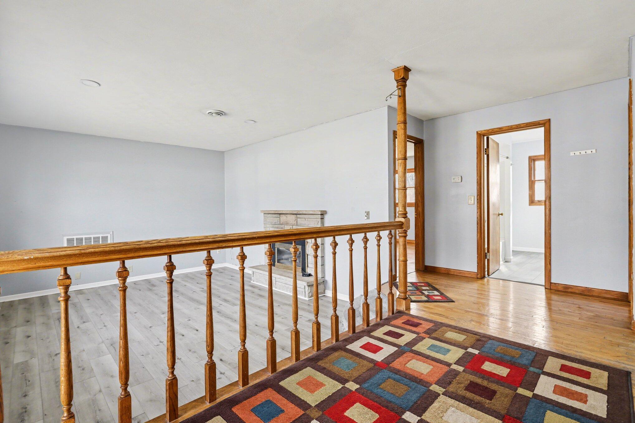 322 North 28th Street Springfield, MI 49037 - Photo 4 of 26 005_file_6976