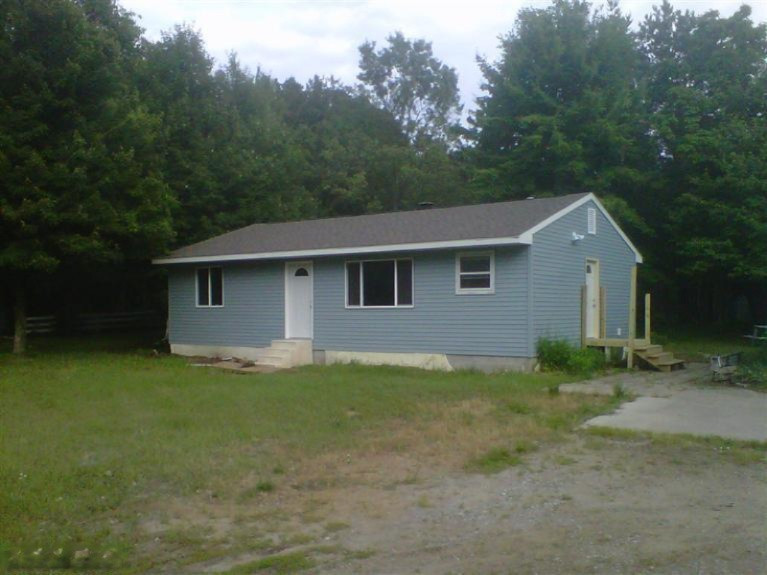 4573 Porter Road Fruitport, MI 49415 - Photo 1 of 9 Primary Photo