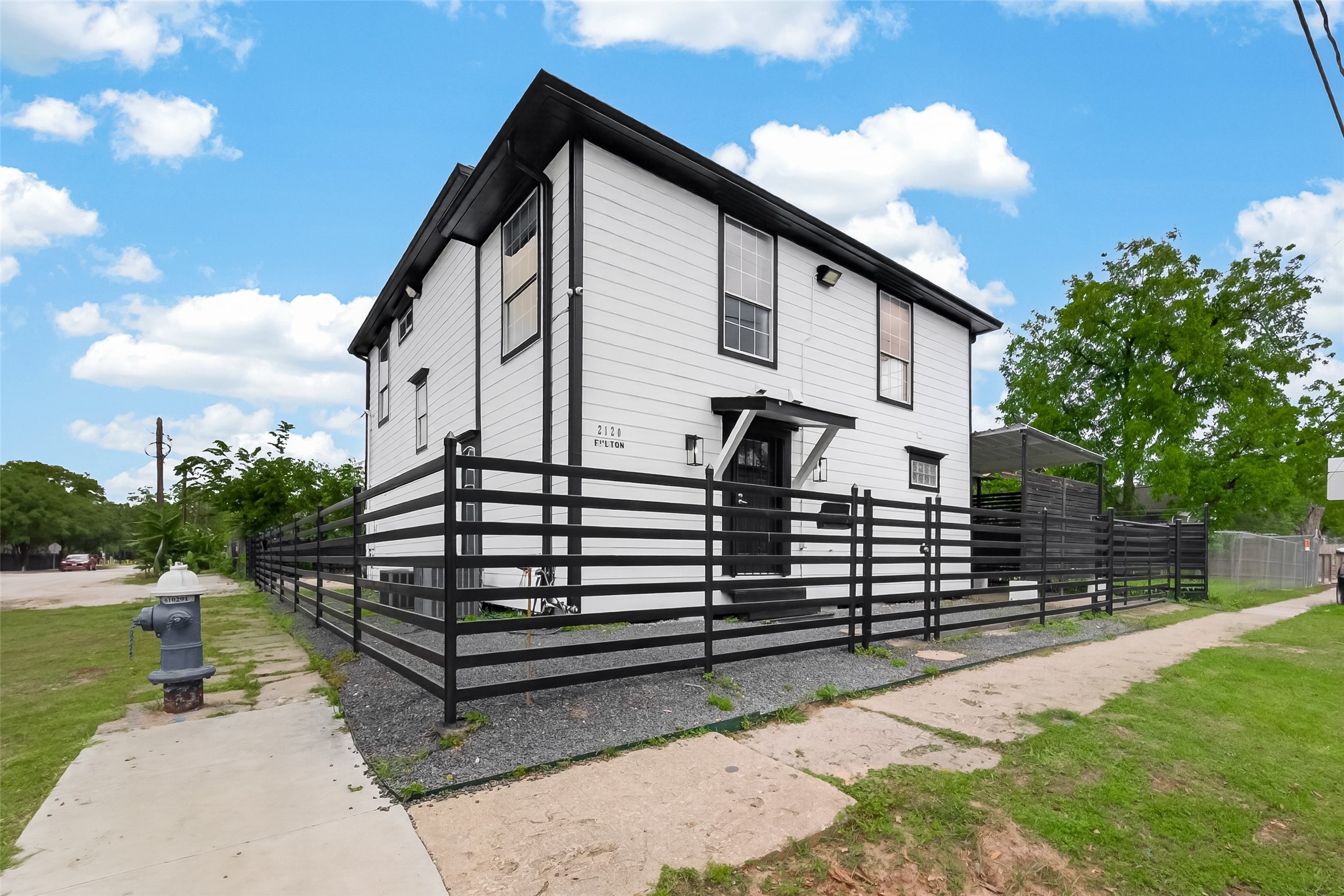 2120 Fulton Street Houston, TX 77009 - Photo 2 of 43