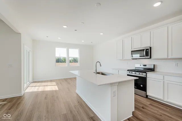 $389,900 | 3896 Sterling Drive, Whitestown, IN 46075