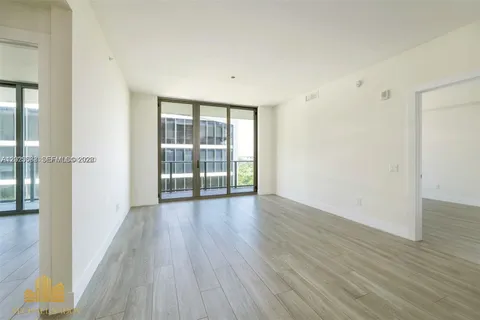 $718,000 | 2960 Northeast 207th Street, Unit 909, Aventura, FL 33180