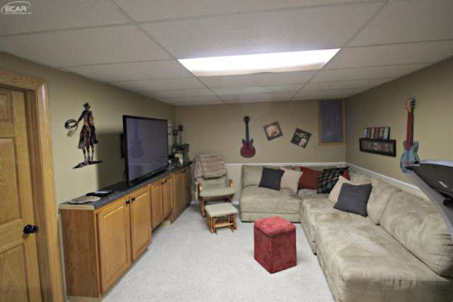 4086 West Wilson Road Clio, MI 48420 - Photo 9 of 25 21122115-8.JPG