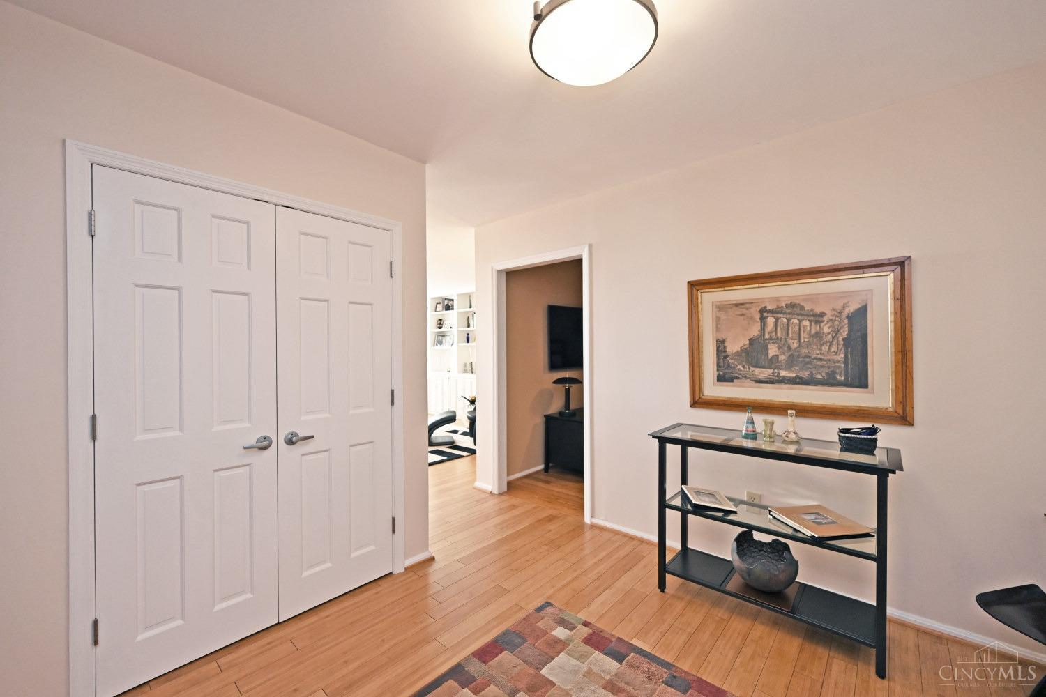 2444 Madison Road, Unit 1904 Cincinnati, OH 45208 - Photo 8 of 40 Gallery Image 8