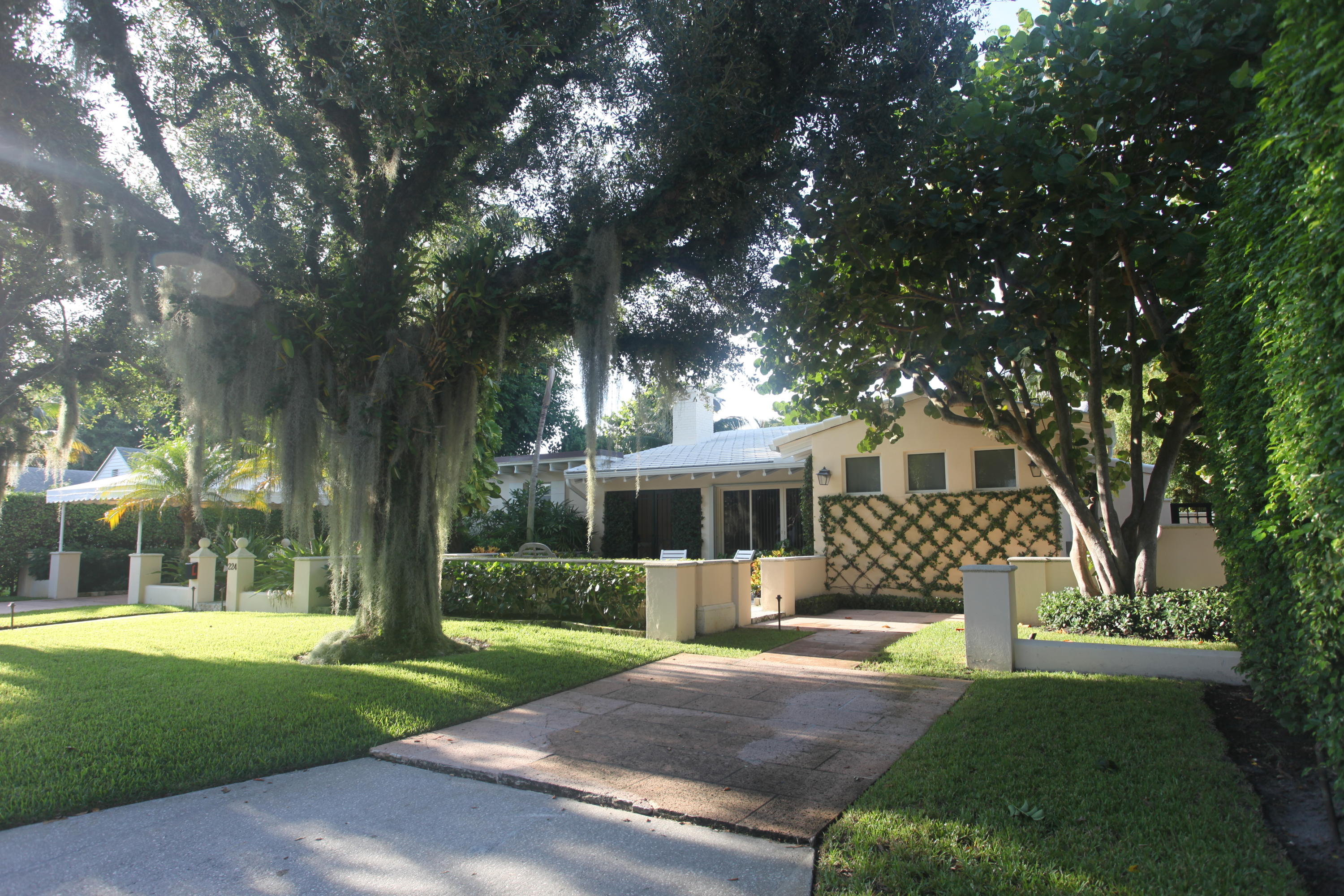 224 Churchill Road West Palm Beach, FL 33405 - Photo 3 of 34 IMG_0701