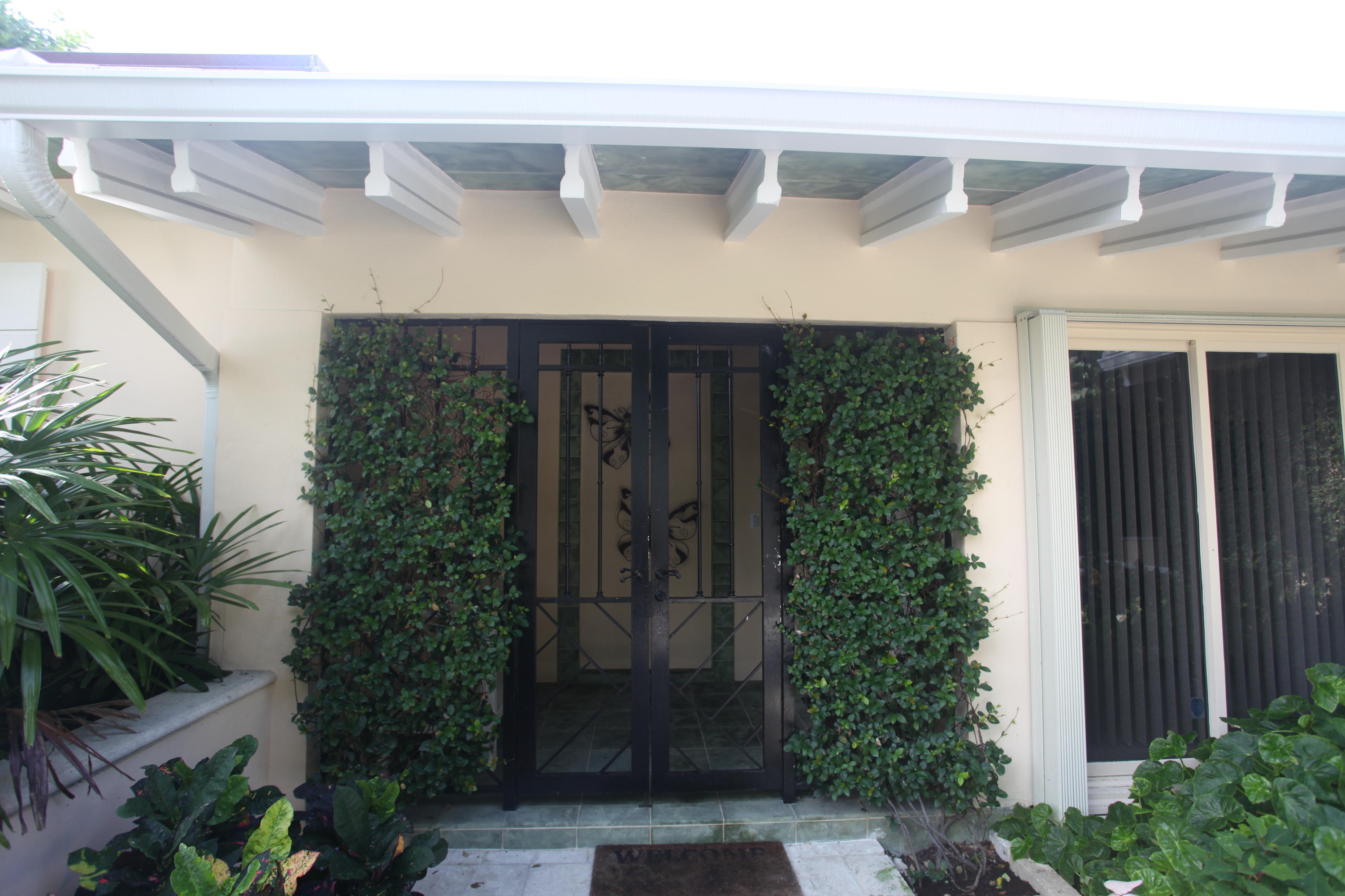 224 Churchill Road West Palm Beach, FL 33405 - Photo 4 of 34 IMG_0773