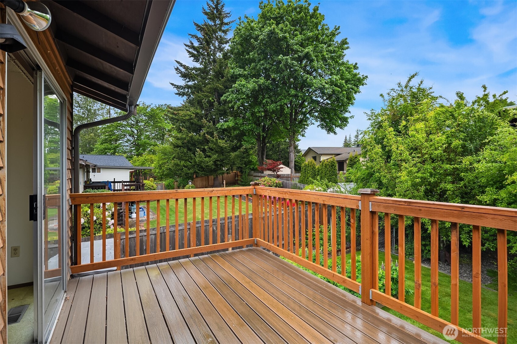 3214 Southeast 19th Court Renton, WA 98058 - Photo 2 of 25 Gallery Image 2
