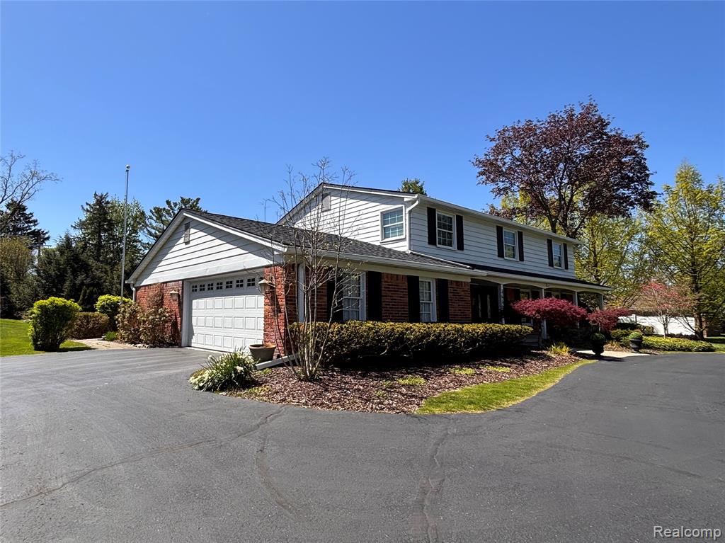 4655 Walnut Lake Road Bloomfield Hills, MI 48301 - Photo 36 of 41 Gallery Image 36