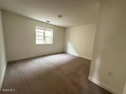 $1,650 | 1047 Broadway, Unit 7, Rensselaer, NY 12144