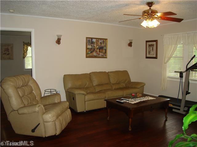 2738 Cid Road Lexington, NC 27292 - Photo 6 of 10 Den/Family/Great Room.