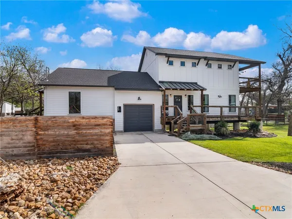 $600,000 | 502 East Basel Street, New Braunfels, TX 78130