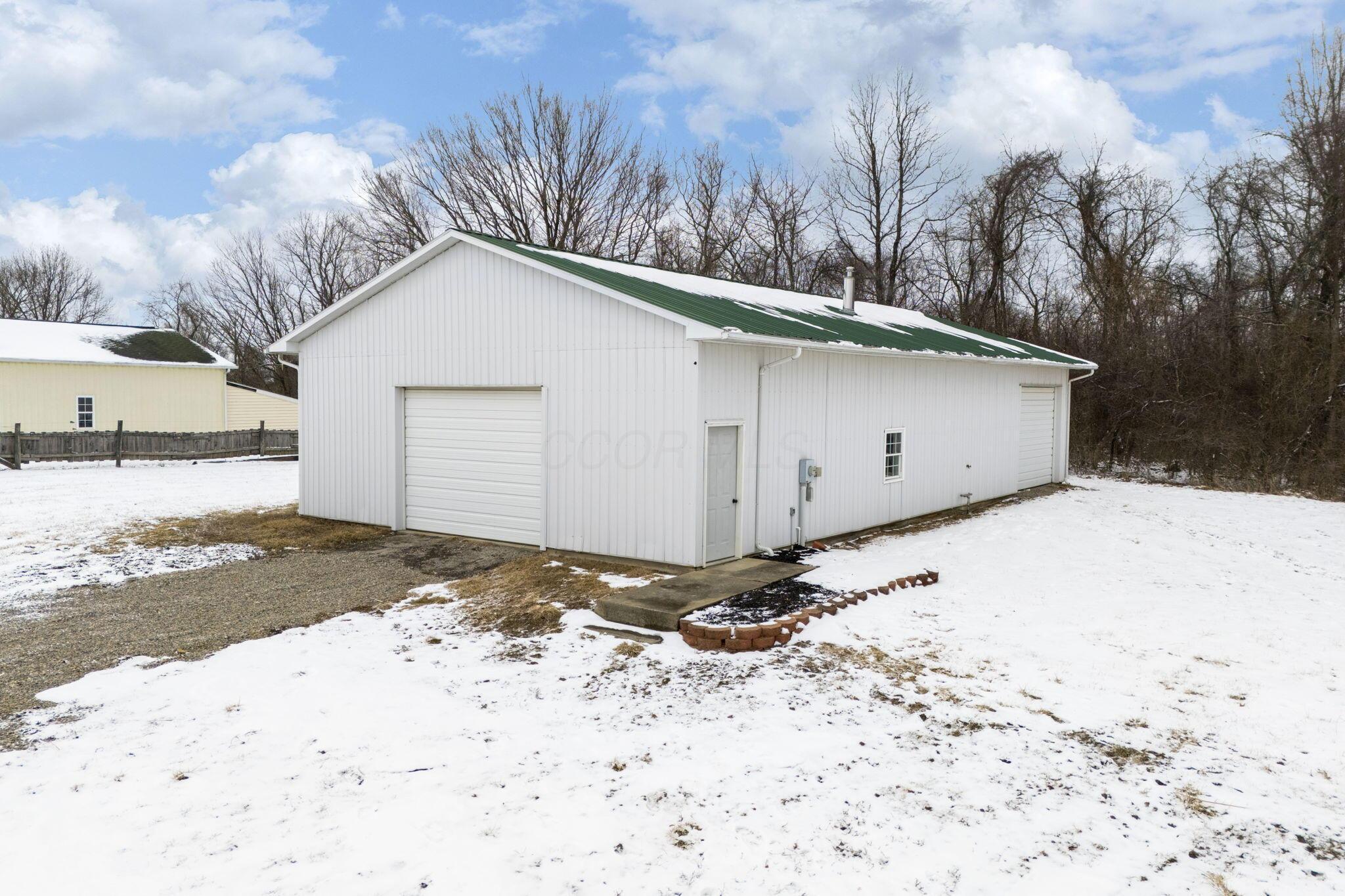 10843 Fairview Road Southeast Heath, OH 43056 - Photo 16 of 61 32 X 60 heated pole barn w/ bathroom