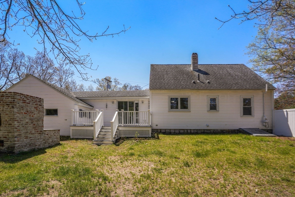 54 Meadowbrook Road Chelmsford, MA 01863 - Photo 4 of 16 Gallery Image 4