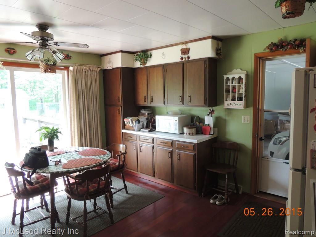 6795 Caine Road Vassar, MI 48768 - Photo 4 of 22 DSCN7984.jpg