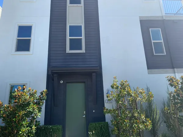 $2,400 | 345 Crate Avenue, Sacramento, CA 95818