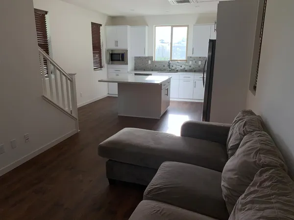 $2,400 | 345 Crate Avenue, Sacramento, CA 95818