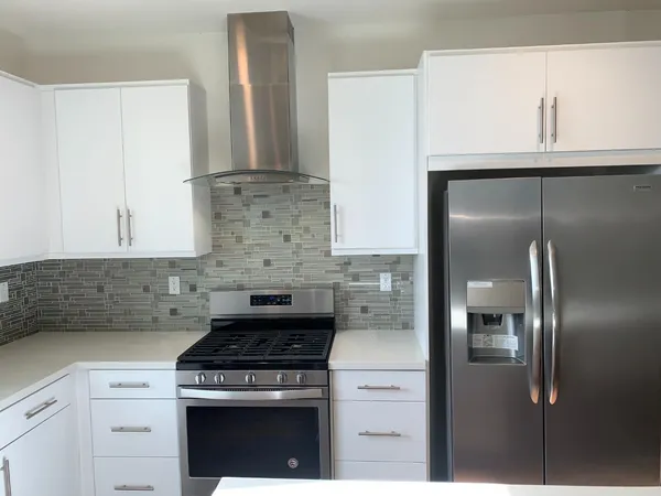 $2,400 | 345 Crate Avenue, Sacramento, CA 95818