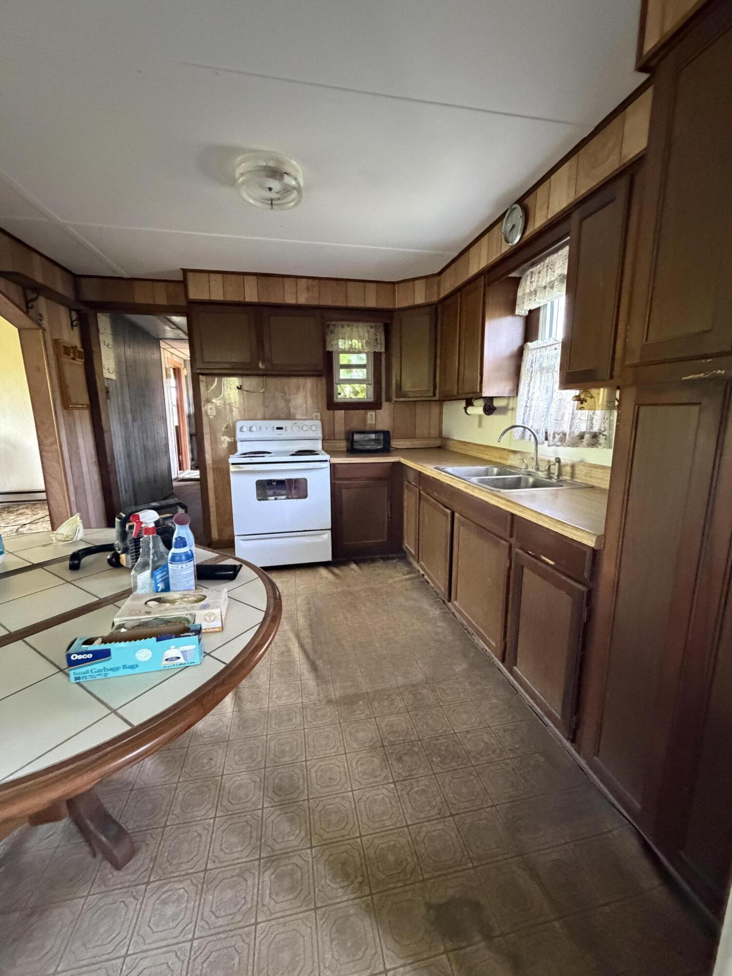 18268 Three Oaks Road Three Oaks, MI 49128 - Photo 9 of 19 IMG_1523