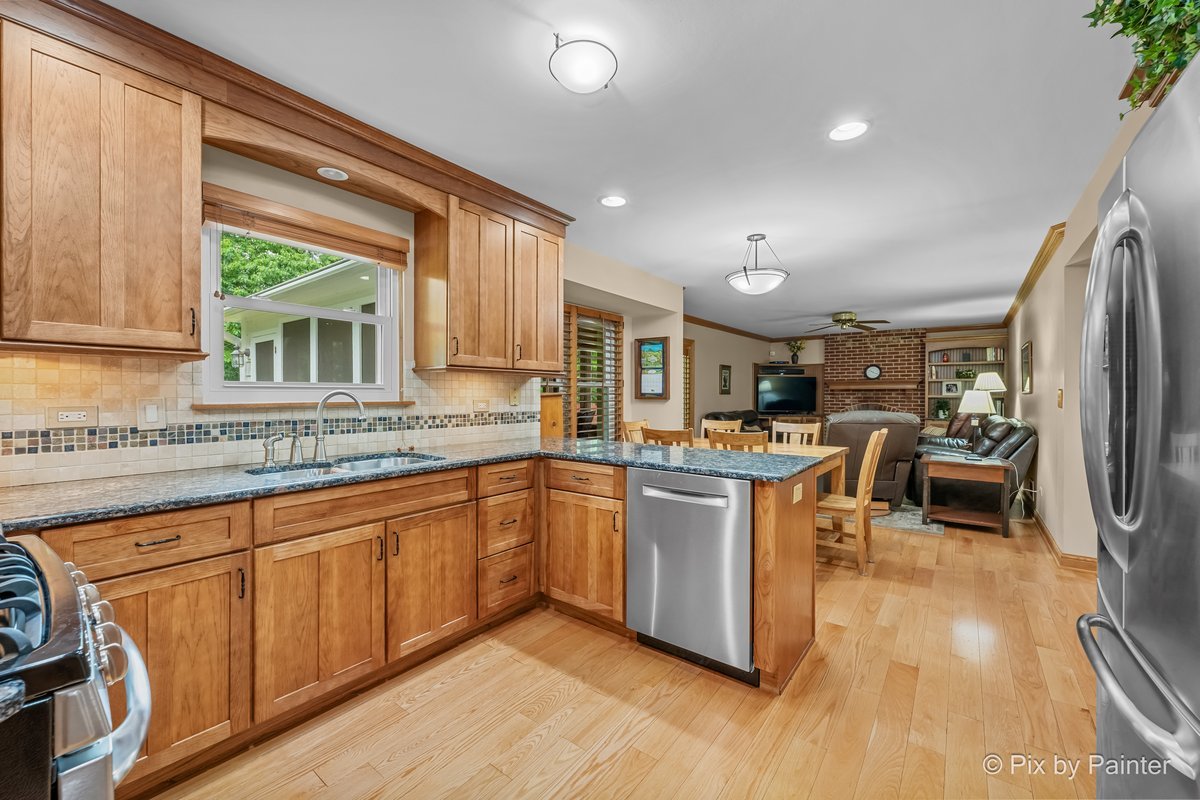 9901 Fox Bluff Lane Spring Grove, IL 60081 - Photo 10 of 44