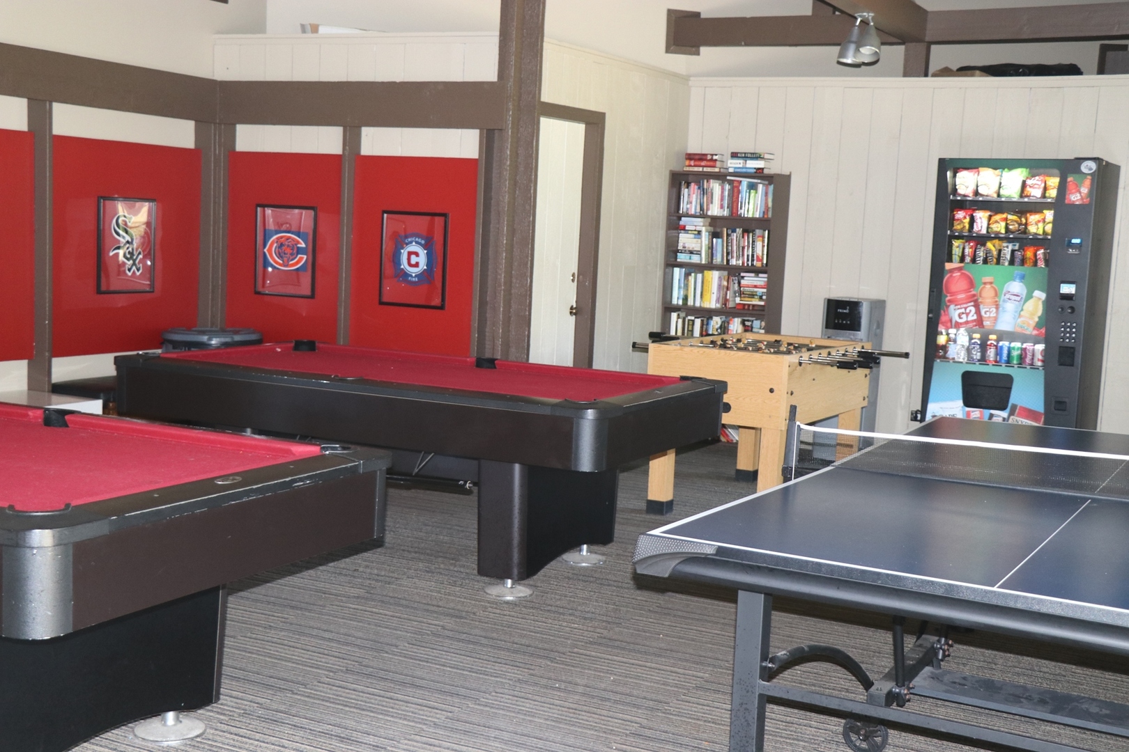 800 Oregon Trail Roselle, IL 60172 - Photo 15 of 16 a room with pool table and window