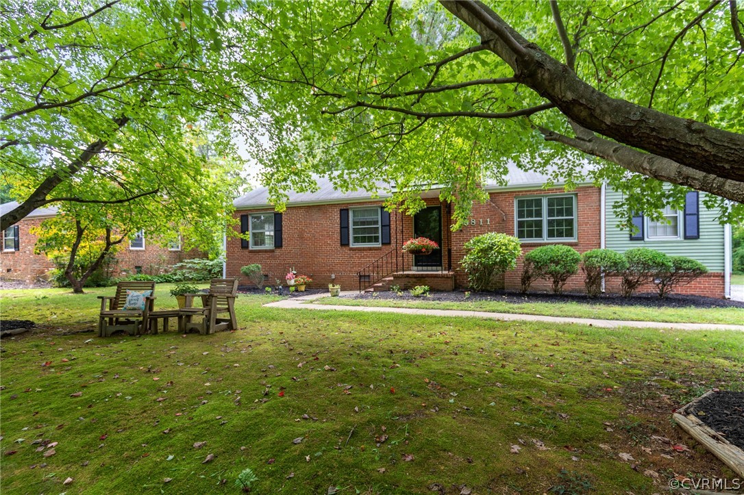 8811 Gayton Road Richmond, VA 23229 - Photo 2 of 39