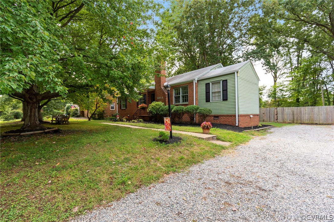 8811 Gayton Road Richmond, VA 23229 - Photo 3 of 39 Front elevation,gravel driveway