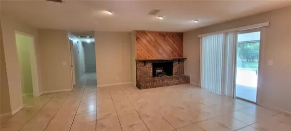 $2,300 | 2220 Northwest 14th Avenue, Gainesville, FL 32605