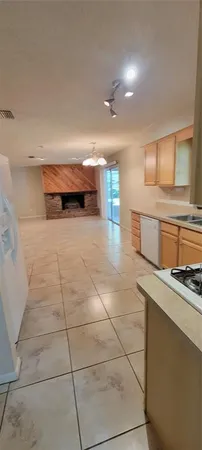 $2,300 | 2220 Northwest 14th Avenue, Gainesville, FL 32605