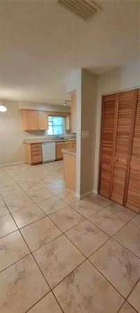 $2,300 | 2220 Northwest 14th Avenue, Gainesville, FL 32605