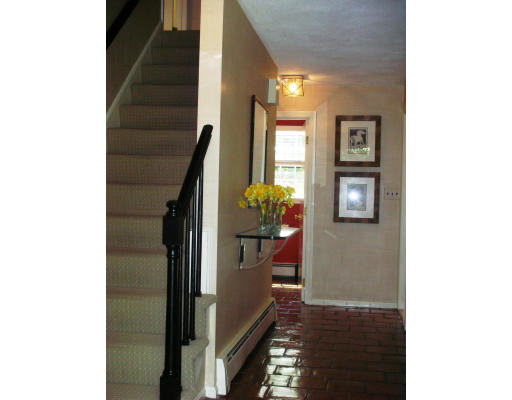 24 Aaron Road Sudbury, MA 01776 - Photo 4 of 22