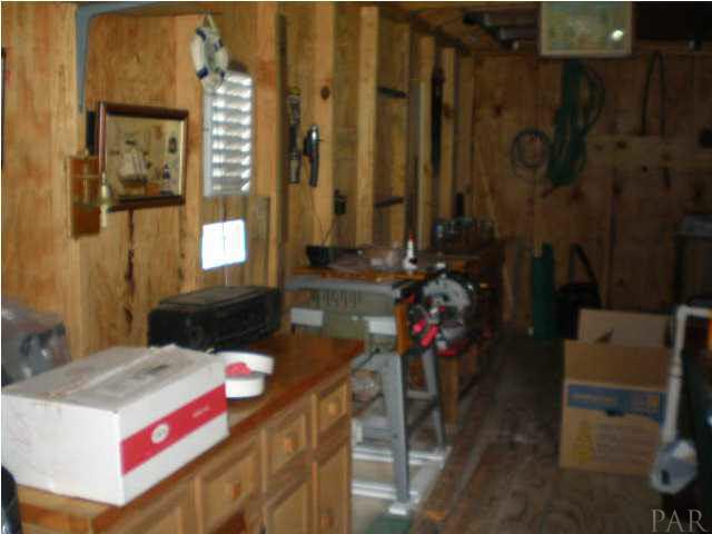 Workshop with electric