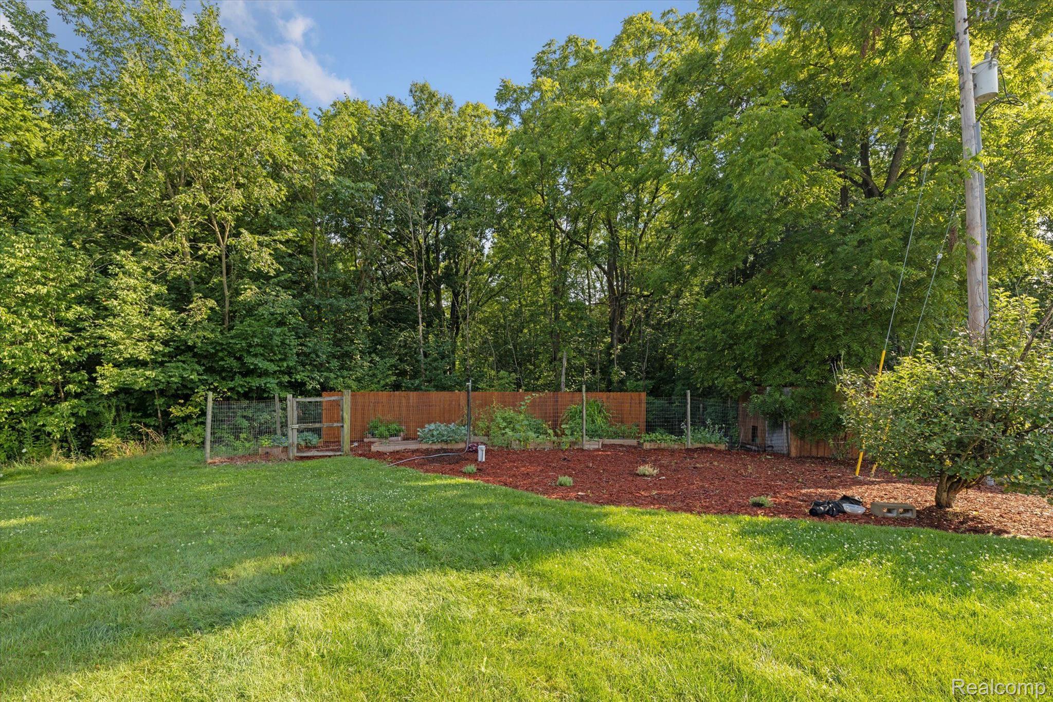 10205 Fenton Road Fenton, MI 48430 - Photo 88 of 96 Gallery Image 88