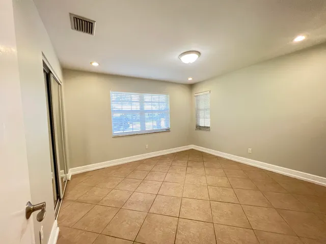 $3,100 | 540 South Manor Drive, Stuart, FL 34994
