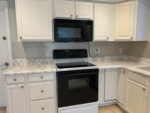 $3,100 | 540 South Manor Drive, Stuart, FL 34994