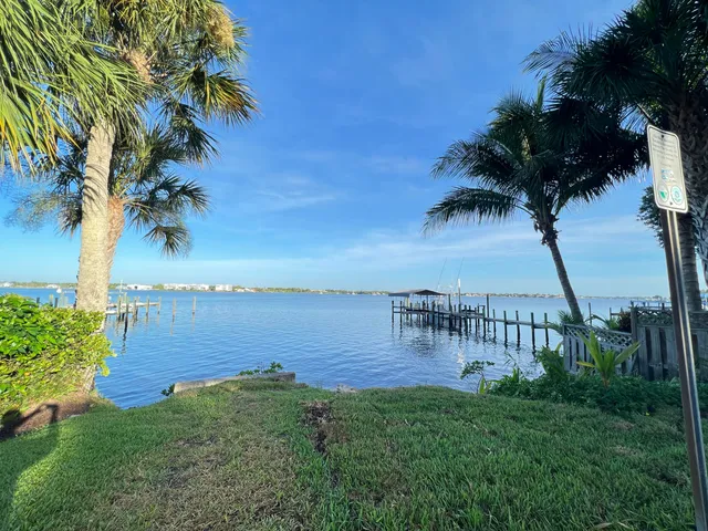 $3,100 | 540 South Manor Drive, Stuart, FL 34994