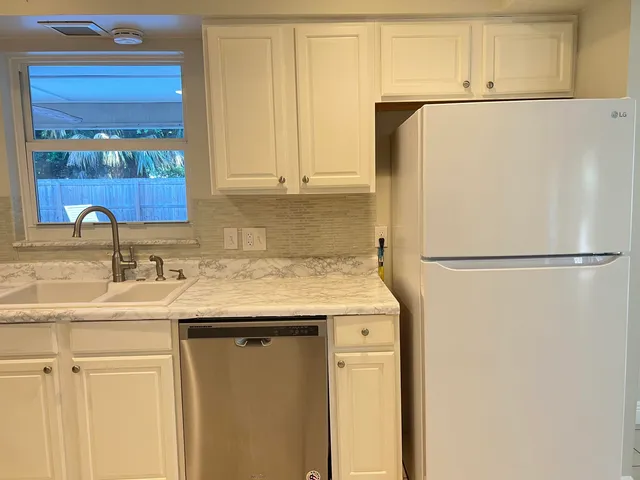 $3,100 | 540 South Manor Drive, Stuart, FL 34994