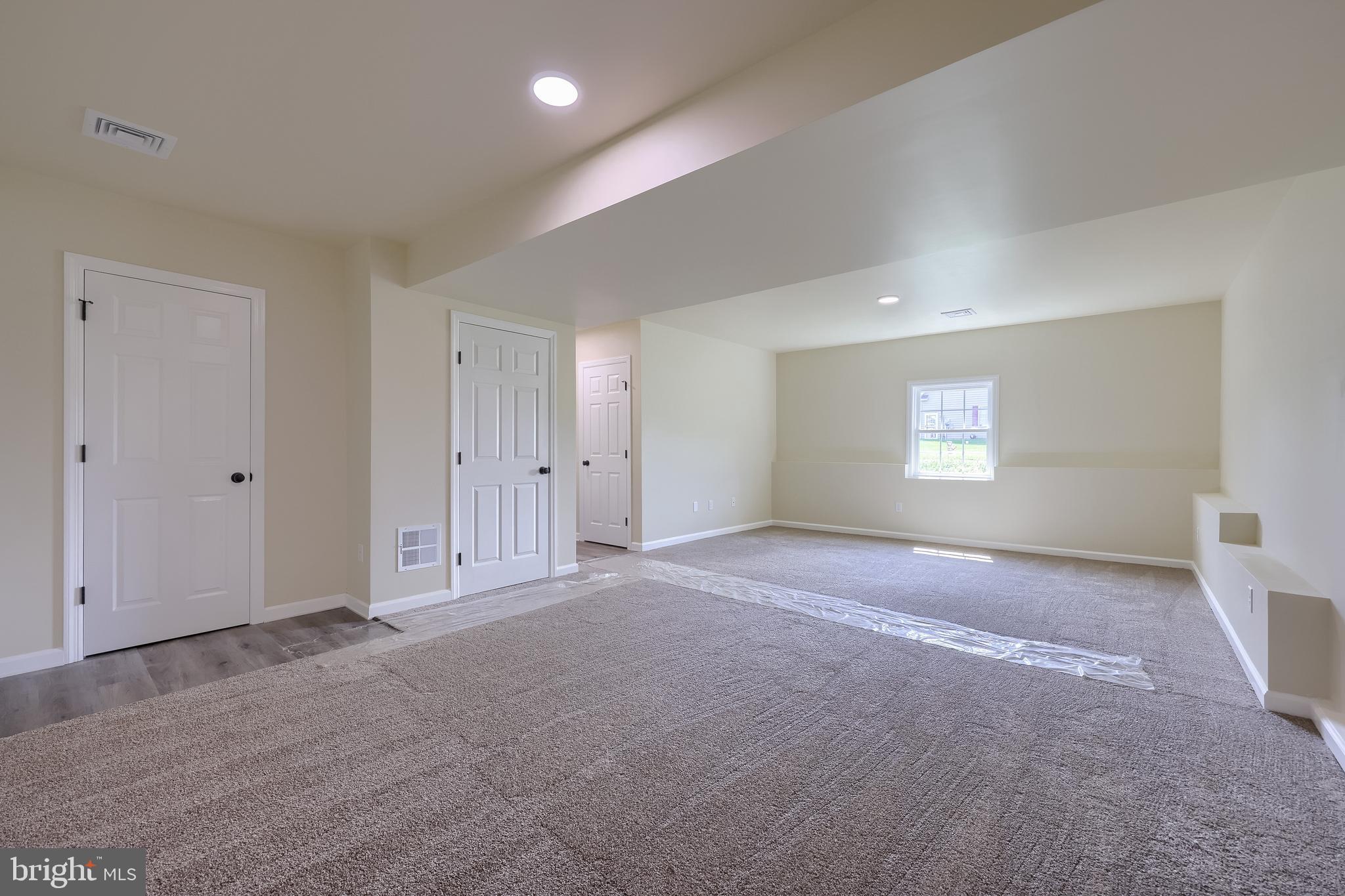 6030 Deborah Drive Spring Grove, PA 17362 - Photo 29 of 34 an empty room with windows and closet