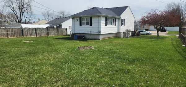 $295,000 | 424 Mark Avenue, Glendale Heights, IL 60139