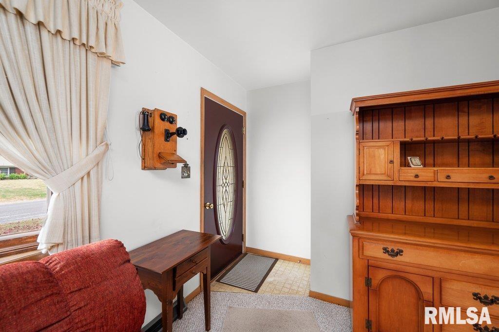 513 12th Avenue Hampton, IL 61256 - Photo 4 of 35