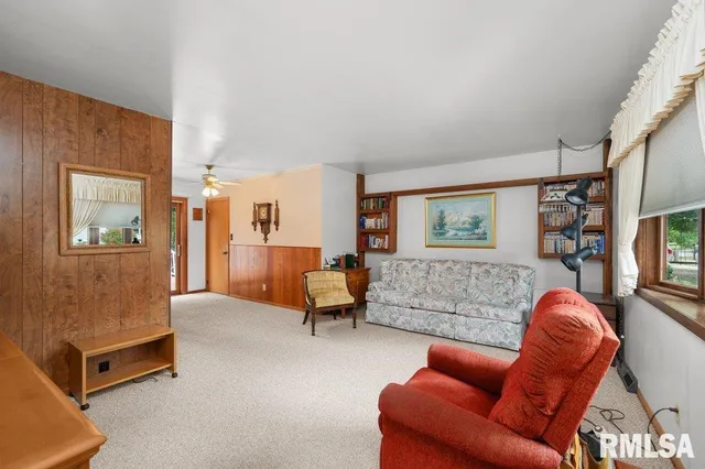 $175,000 | 513 12th Avenue, Hampton, IL 61256