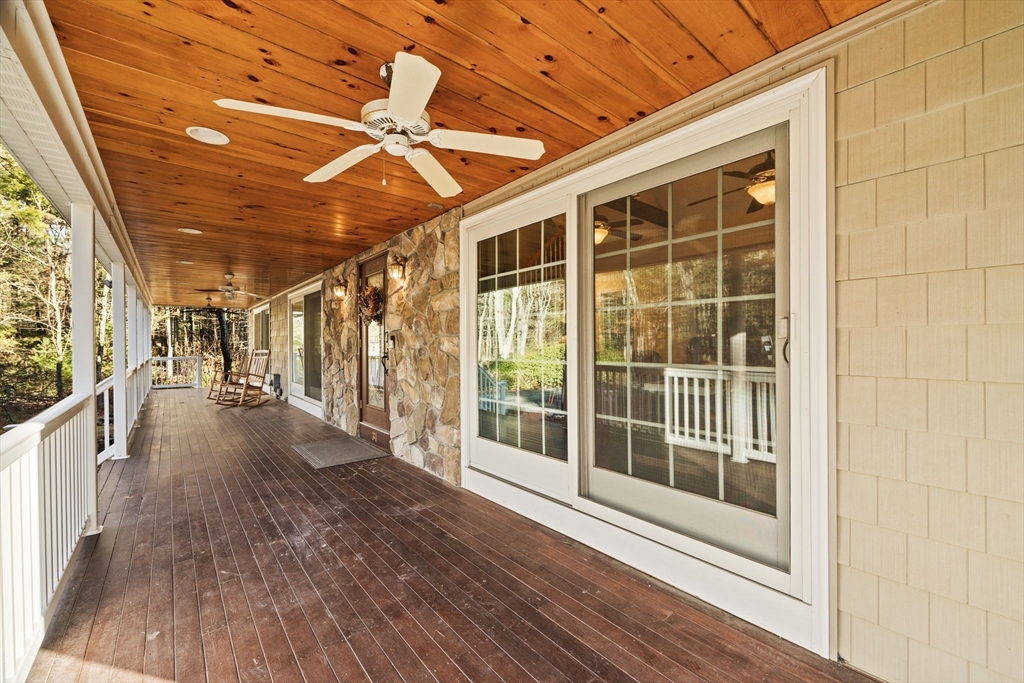34 Mount Street Wrentham, MA 02093 - Photo 13 of 42