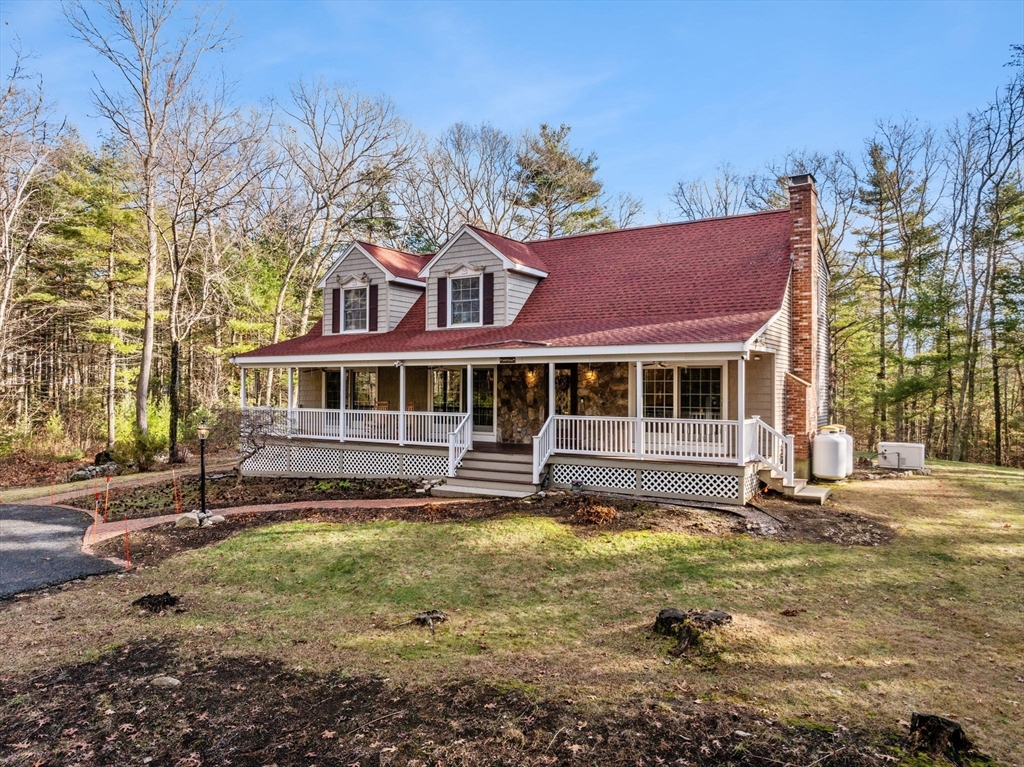 34 Mount Street Wrentham, MA 02093 - Photo 2 of 42
