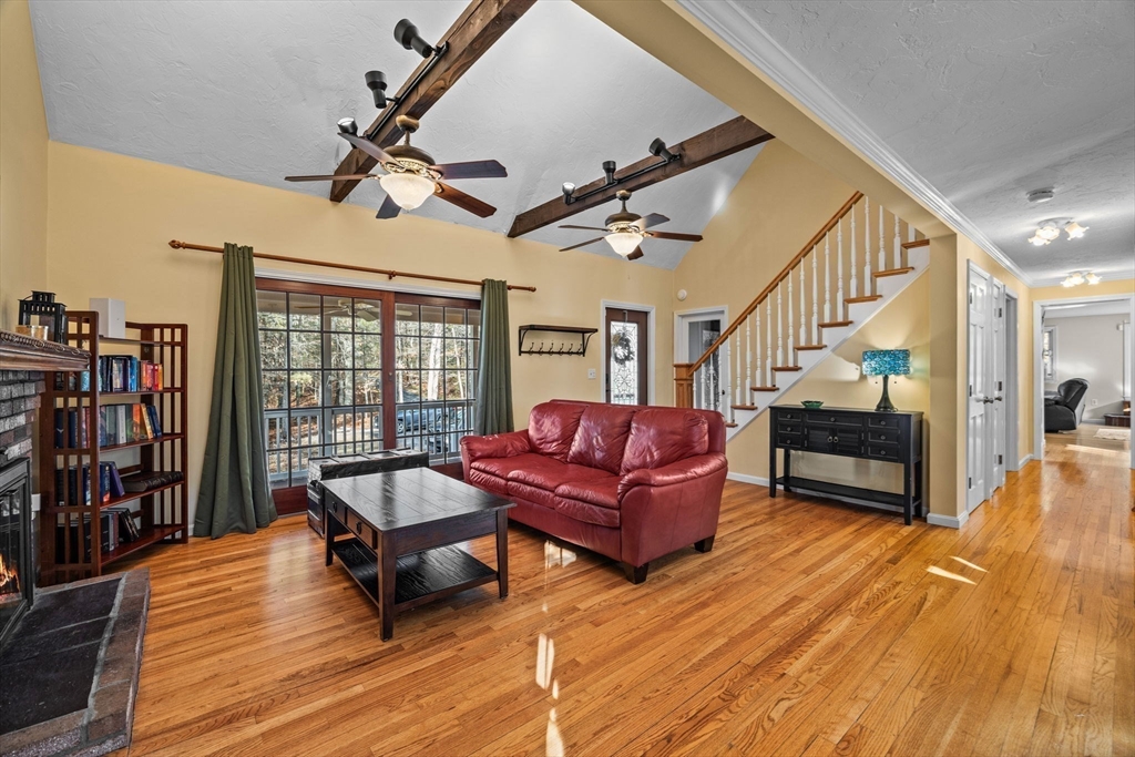 34 Mount Street Wrentham, MA 02093 - Photo 22 of 42