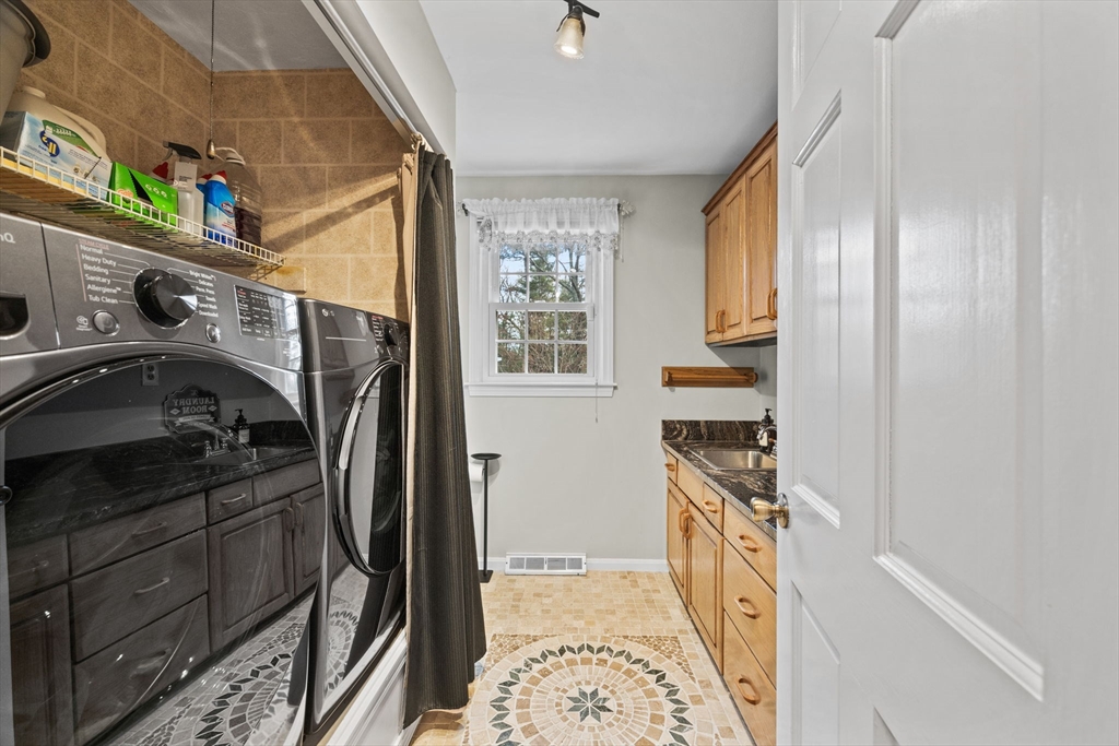 34 Mount Street Wrentham, MA 02093 - Photo 37 of 42